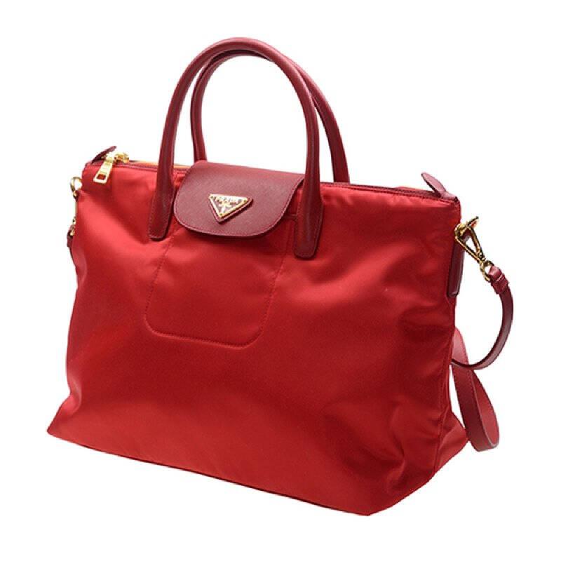 現如今尼龍不僅與我們的生活息息相關,更與時尚密不可分